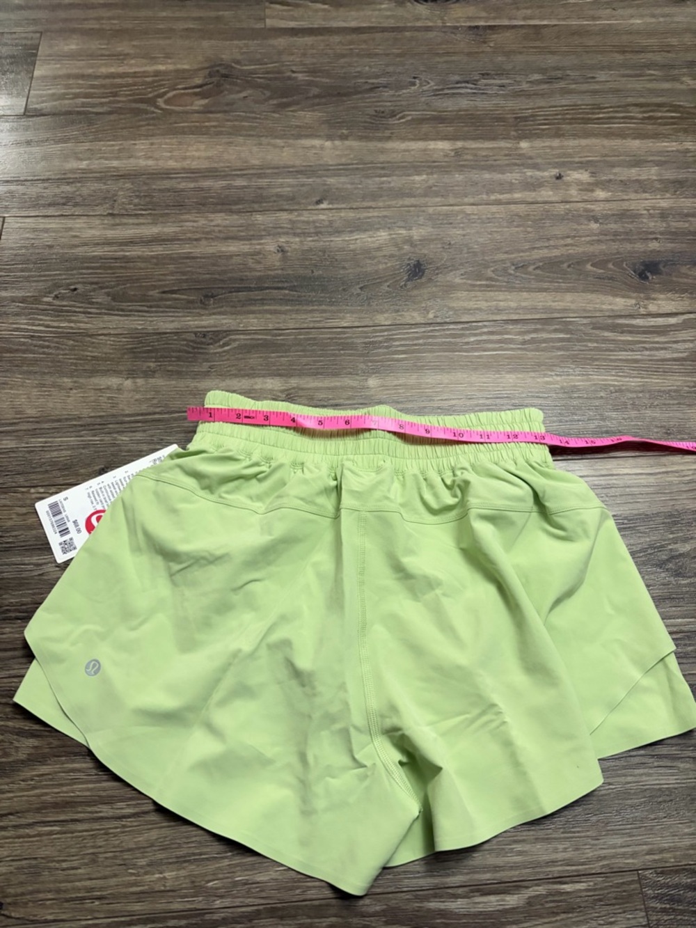 NWT Lululemon Shake It Out High-Rise Running Short 2.5" (Lemongrass) Size S - Picture 10 of 10